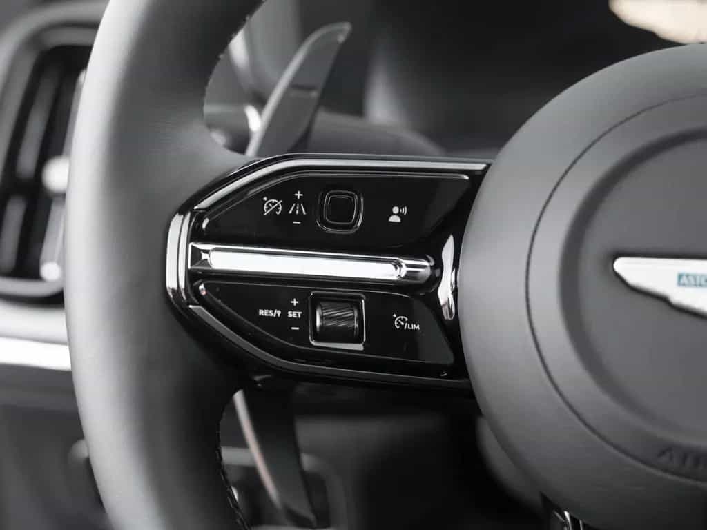 Aston Martin DBX 707 | Remote Heat | Signature Paint 01/2025-photo-30