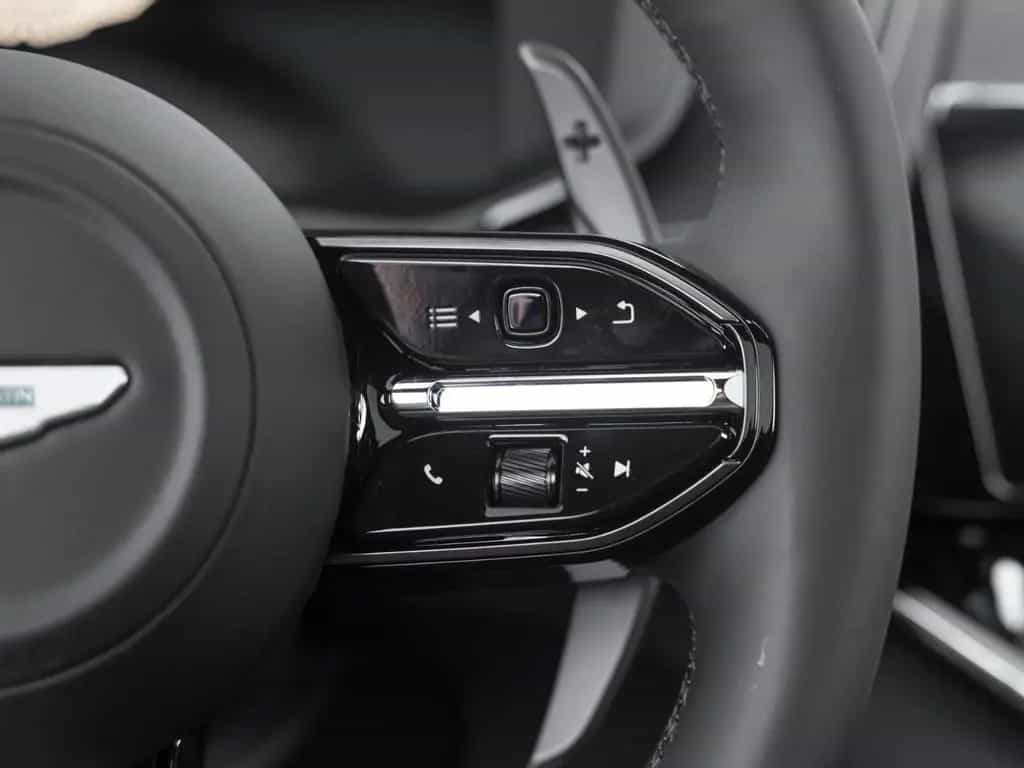 Aston Martin DBX 707 | Remote Heat | Signature Paint 01/2025-photo-31