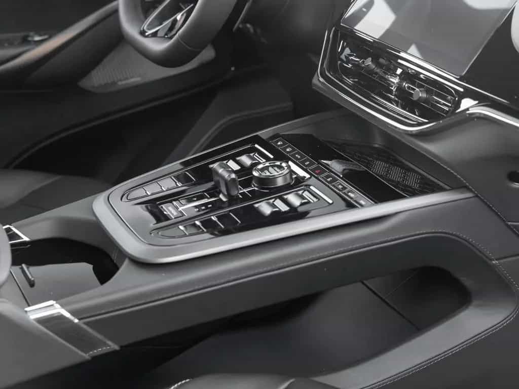 Aston Martin DBX 707 | Remote Heat | Signature Paint 01/2025-photo-36