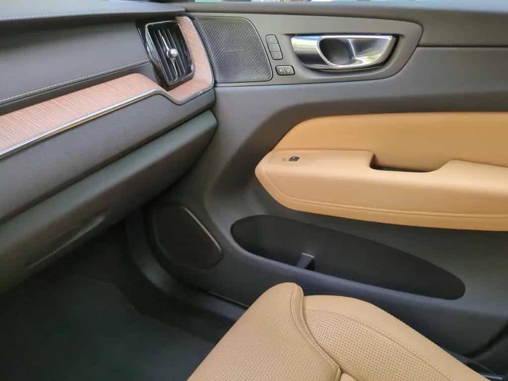 Volvo XC60 B6 AWD Inscription *Luft*SH*Pano*Nappa* 02/2022-photo-18