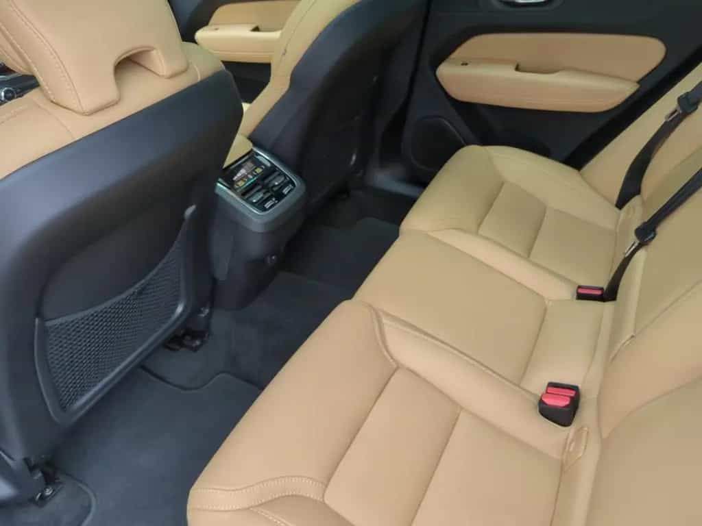 Volvo XC60 B6 AWD Inscription *Luft*SH*Pano*Nappa* 02/2022-photo-29