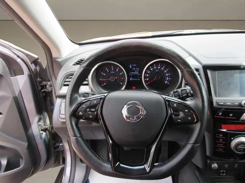 Ssangyong Tivoli 1.6 e-XGi 160 SAPPHIRE 2WD, NAVI, AHK.. 08/2018-photo-10