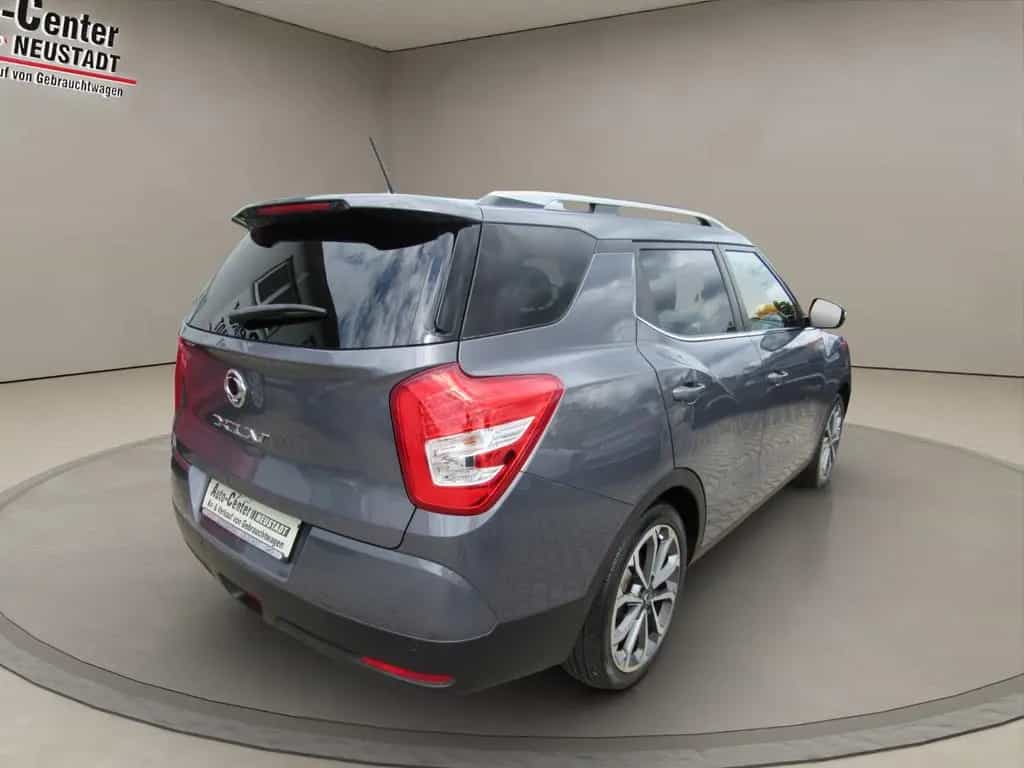 Ssangyong Tivoli 1.6 e-XGi 160 SAPPHIRE 2WD, NAVI, AHK.. 08/2018-photo-2