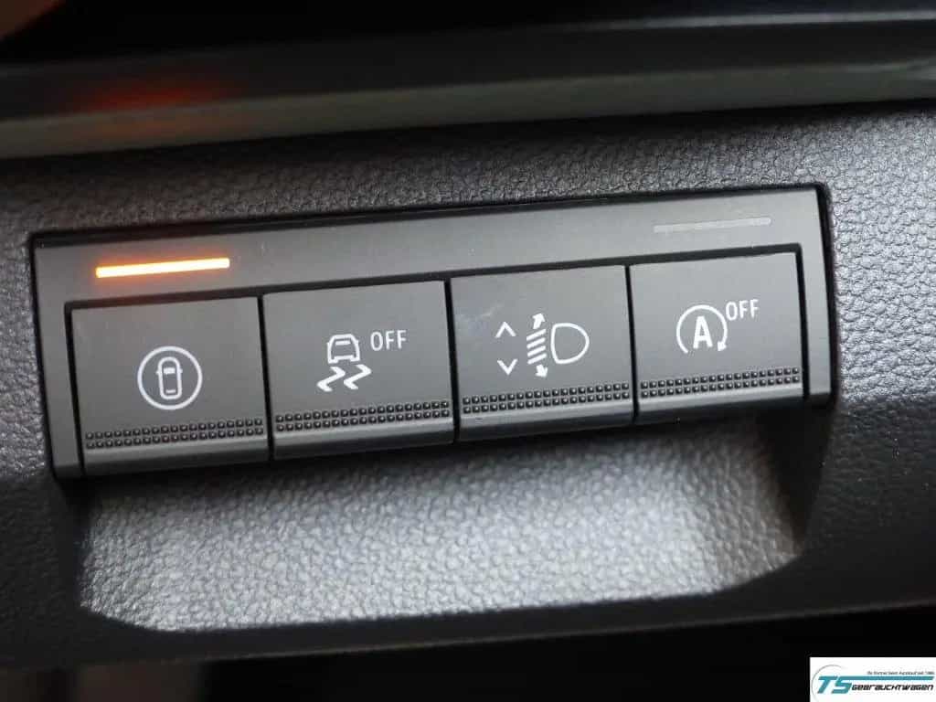 Dacia Duster 1.2 TCe 4x4 Extreme+360Cam+LED+Keyless 06/2025-photo-19