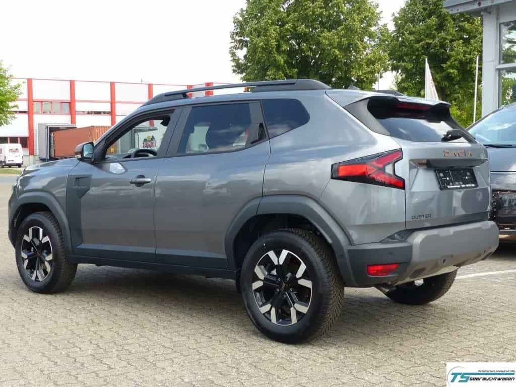 Dacia Duster 1.2 TCe 4x4 Extreme+360Cam+LED+Keyless 06/2025-photo-3