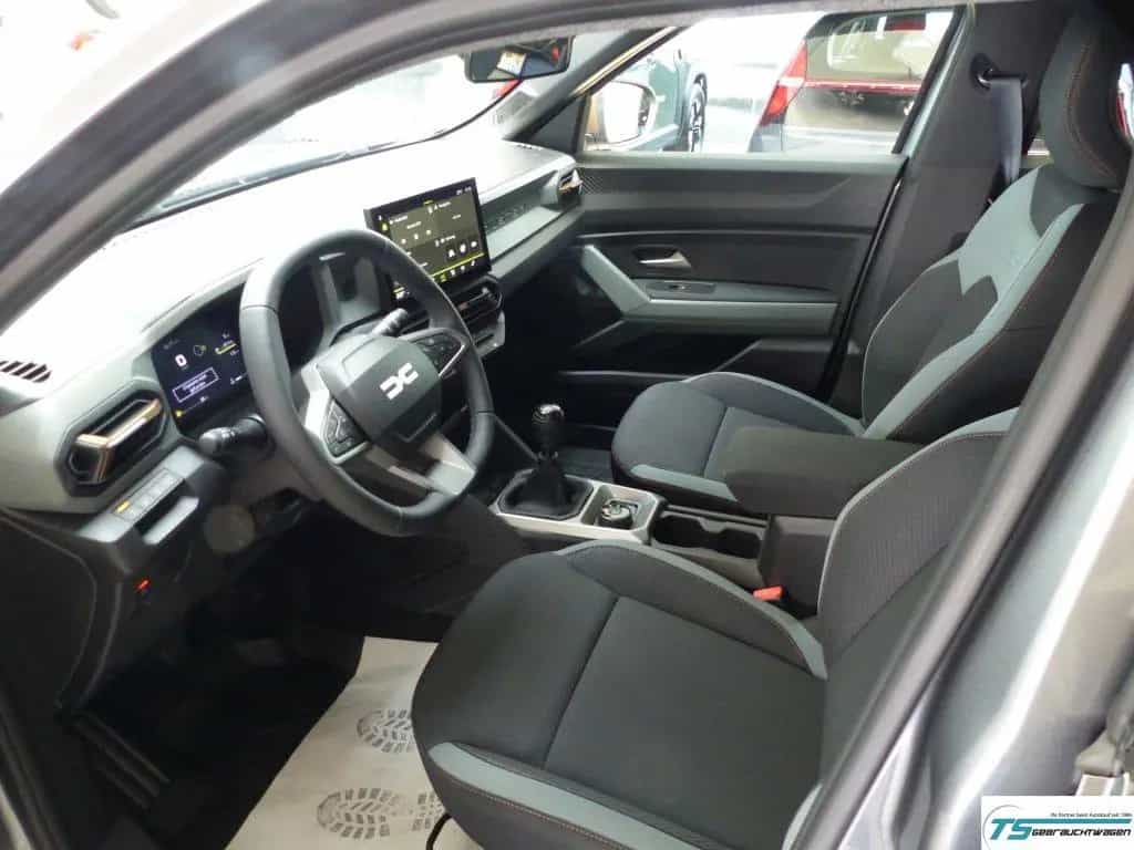 Dacia Duster 1.2 TCe 4x4 Extreme+360Cam+LED+Keyless 06/2025-photo-4
