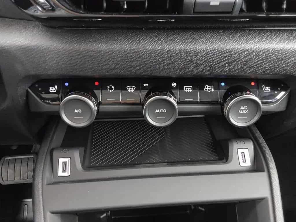 Citroën C4 1.2 EU6e PureTech 130 S&S EAT8 Plus 07/2025-photo-15