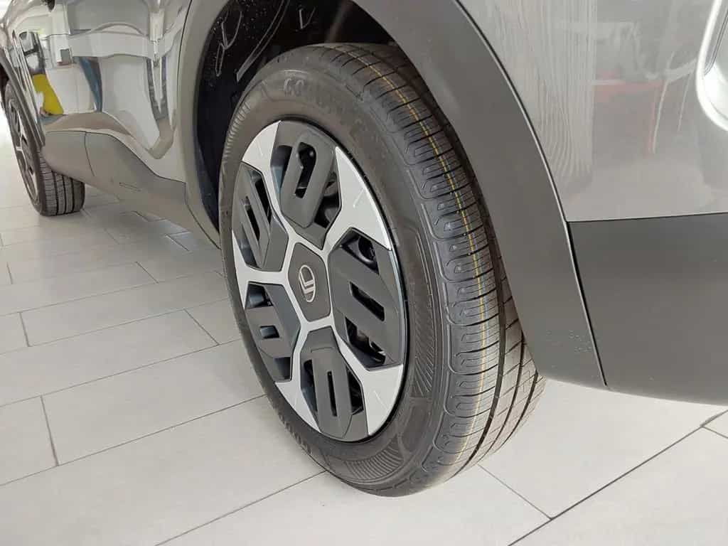 Citroën C4 1.2 EU6e PureTech 130 S&S EAT8 Plus 07/2025-photo-6