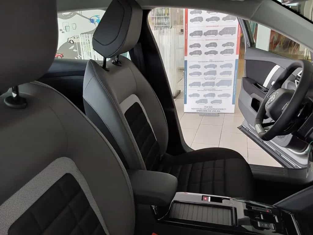 Citroën C4 1.2 EU6e PureTech 130 S&S EAT8 Plus 07/2025-photo-9