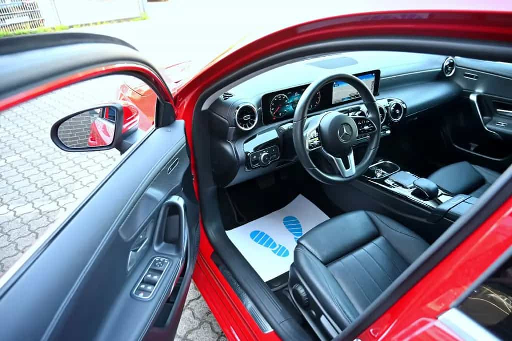 Mercedes-Benz A 250 Progressive Leder Navi LED PDC Tempomat 07/2018-photo-11