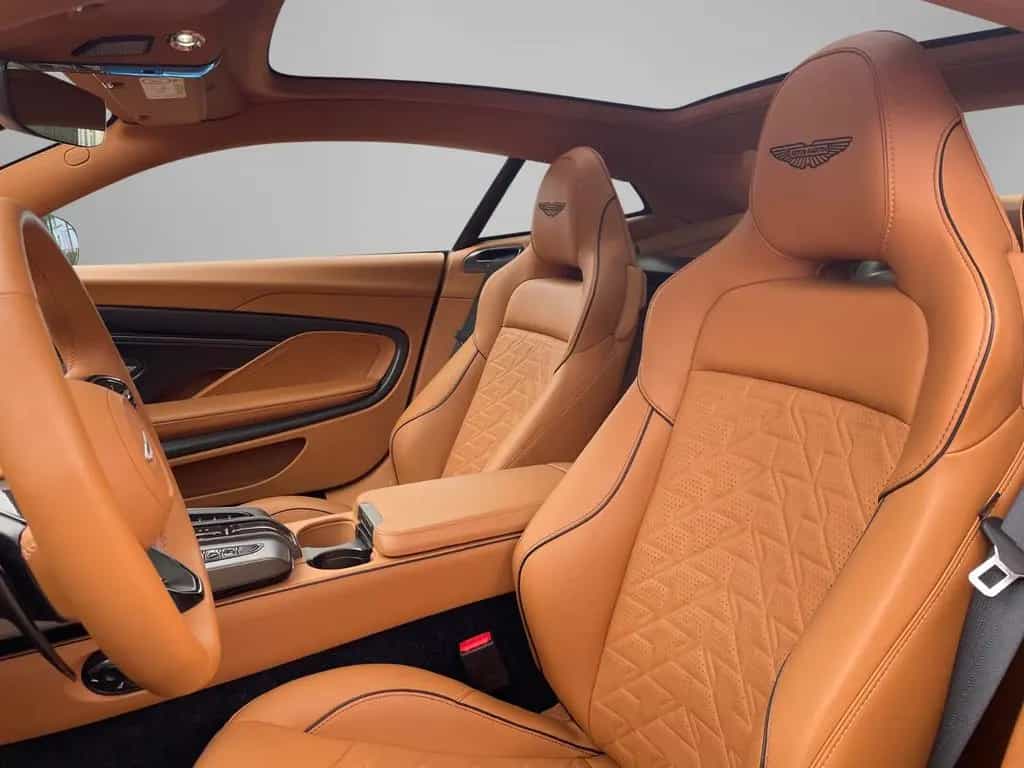 Aston Martin Vanquish MY25 01/2025-photo-15