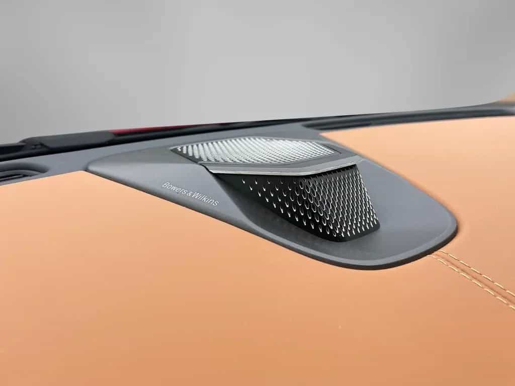 Aston Martin Vanquish MY25 01/2025-photo-20