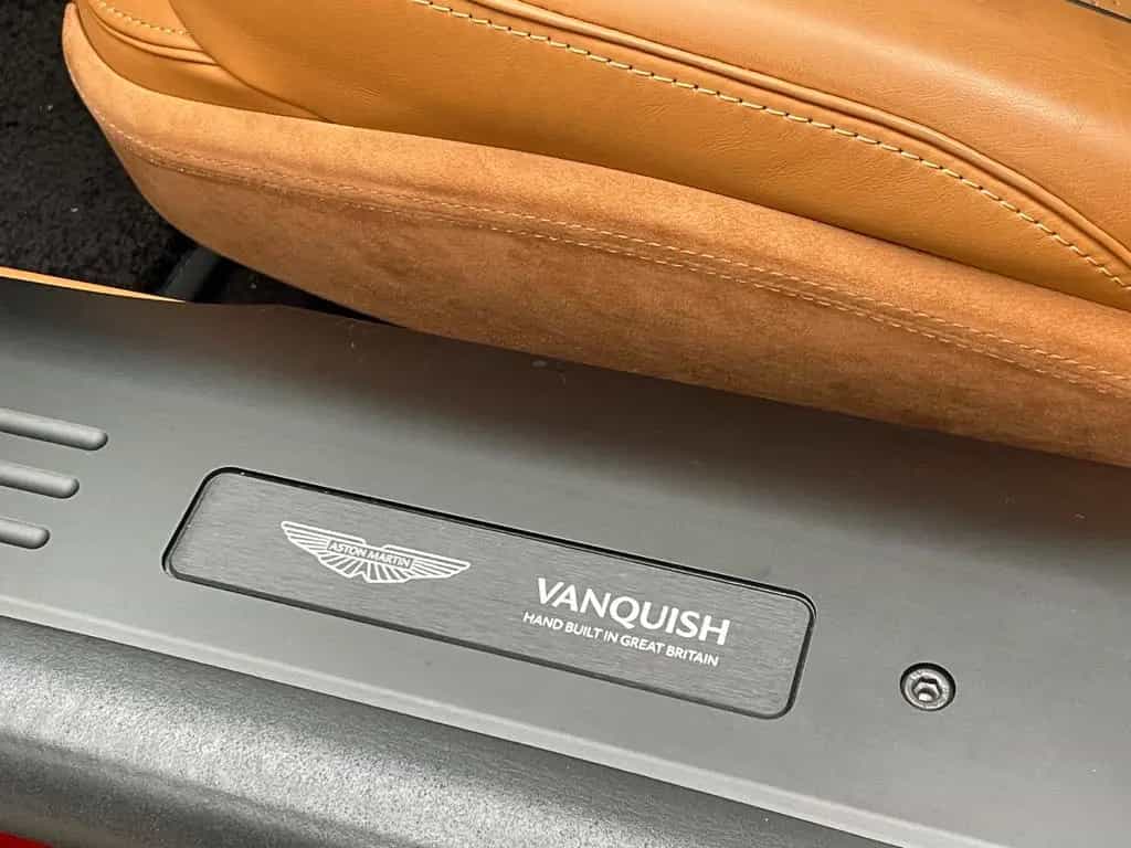 Aston Martin Vanquish MY25 01/2025-photo-23
