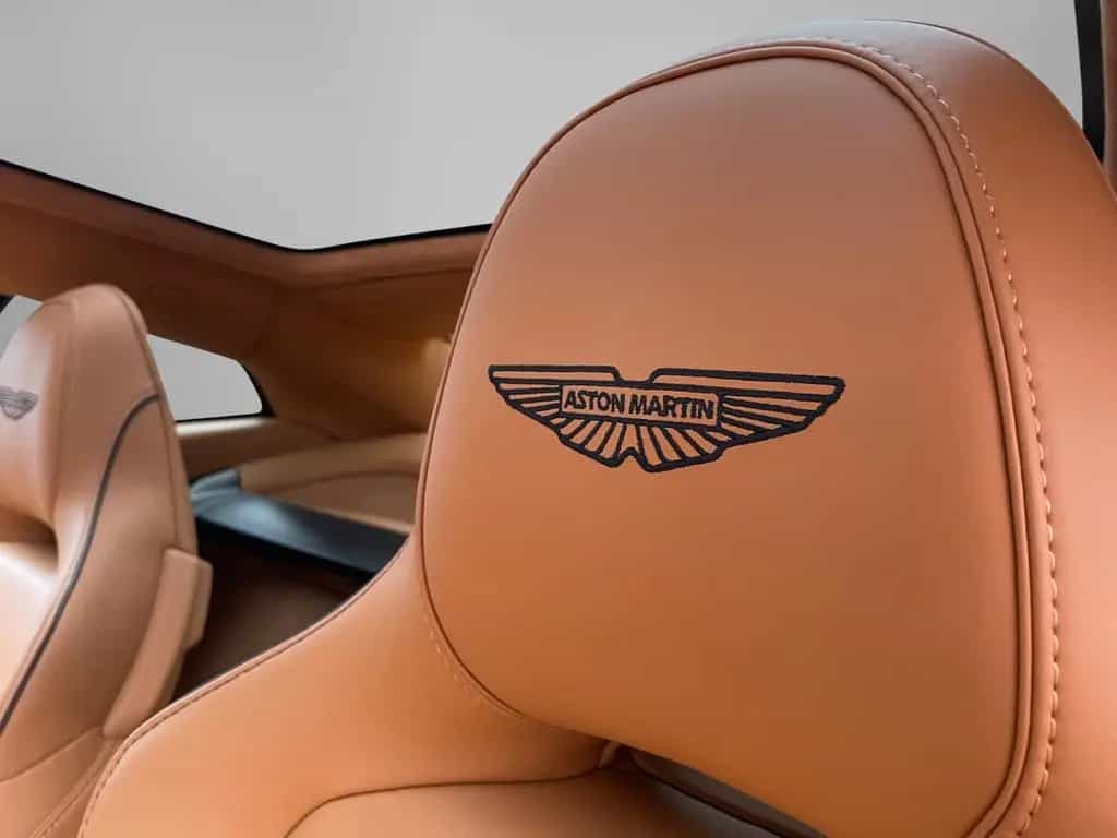 Aston Martin Vanquish MY25 01/2025-photo-24