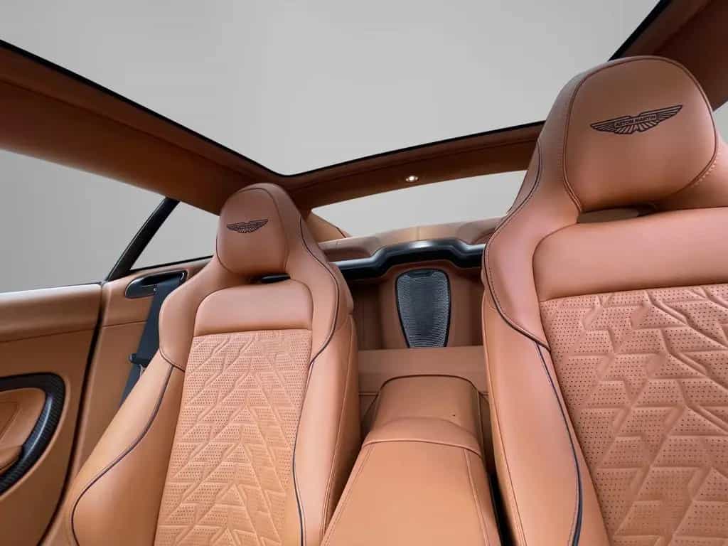 Aston Martin Vanquish MY25 01/2025-photo-25