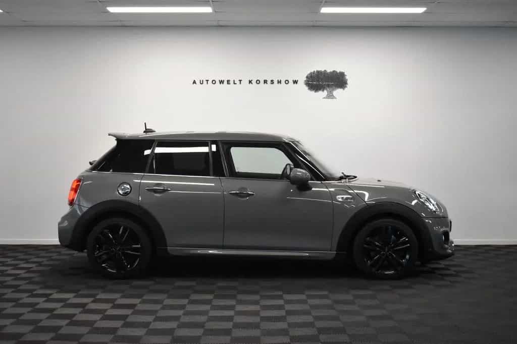 MINI Cooper _S JCW *LED *KAMERA *ACC *SHZ *KEYLESS *KA 02/2019-photo-4