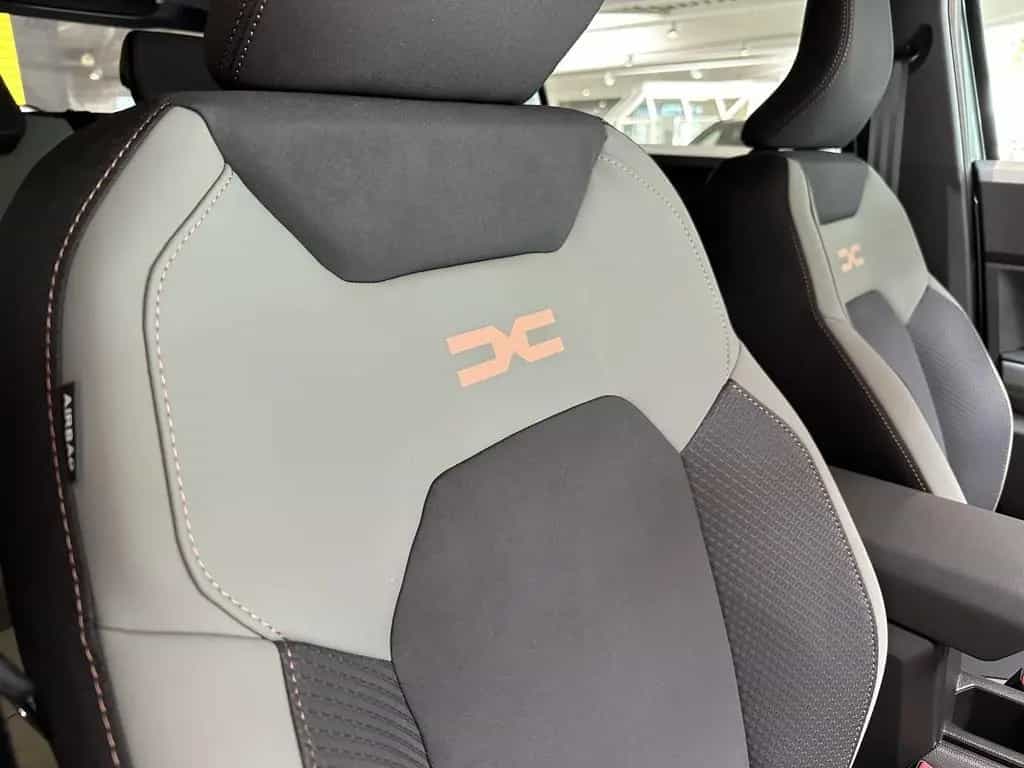 Dacia Duster Extreme TCe 130 04/2025-photo-12