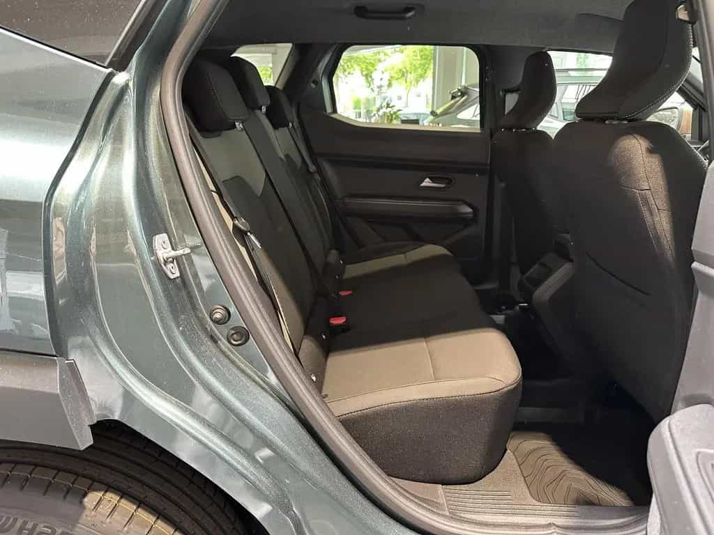 Dacia Duster Extreme TCe 130 04/2025-photo-13