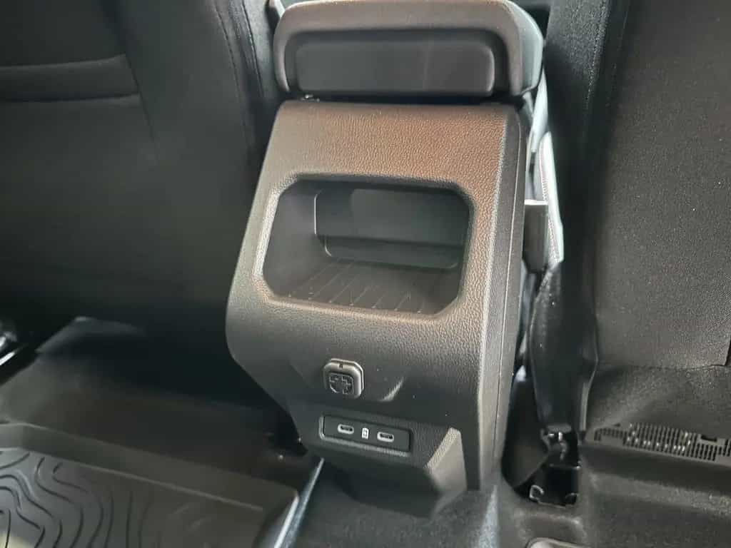 Dacia Duster Extreme TCe 130 04/2025-photo-16