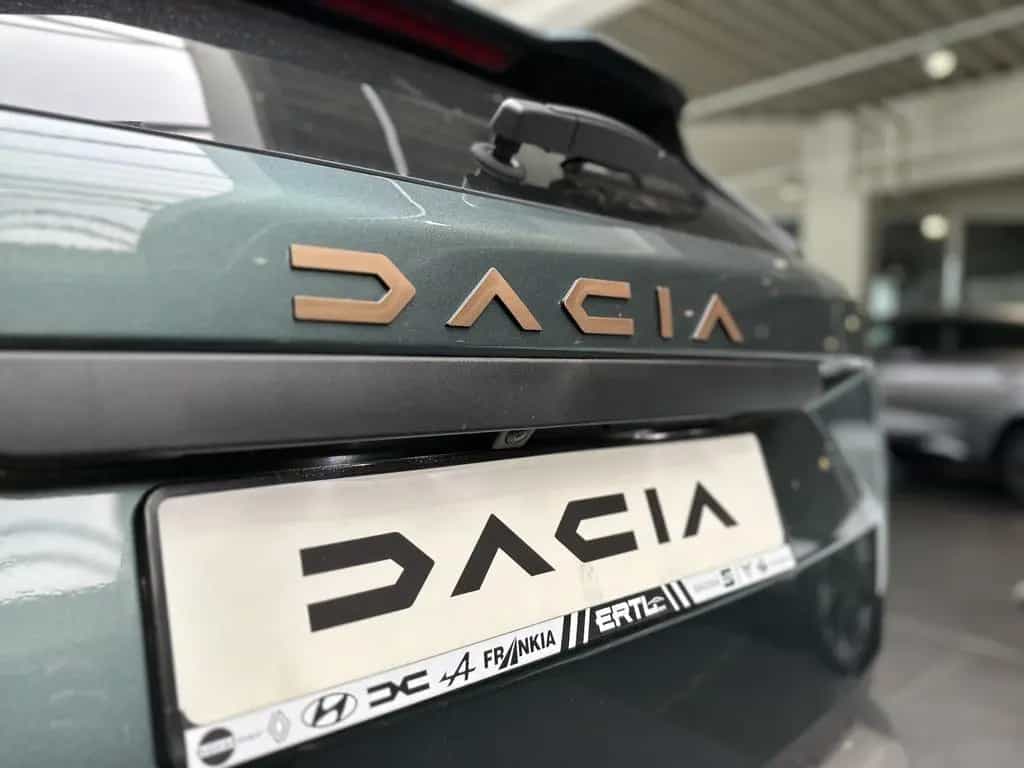 Dacia Duster Extreme TCe 130 04/2025-photo-21