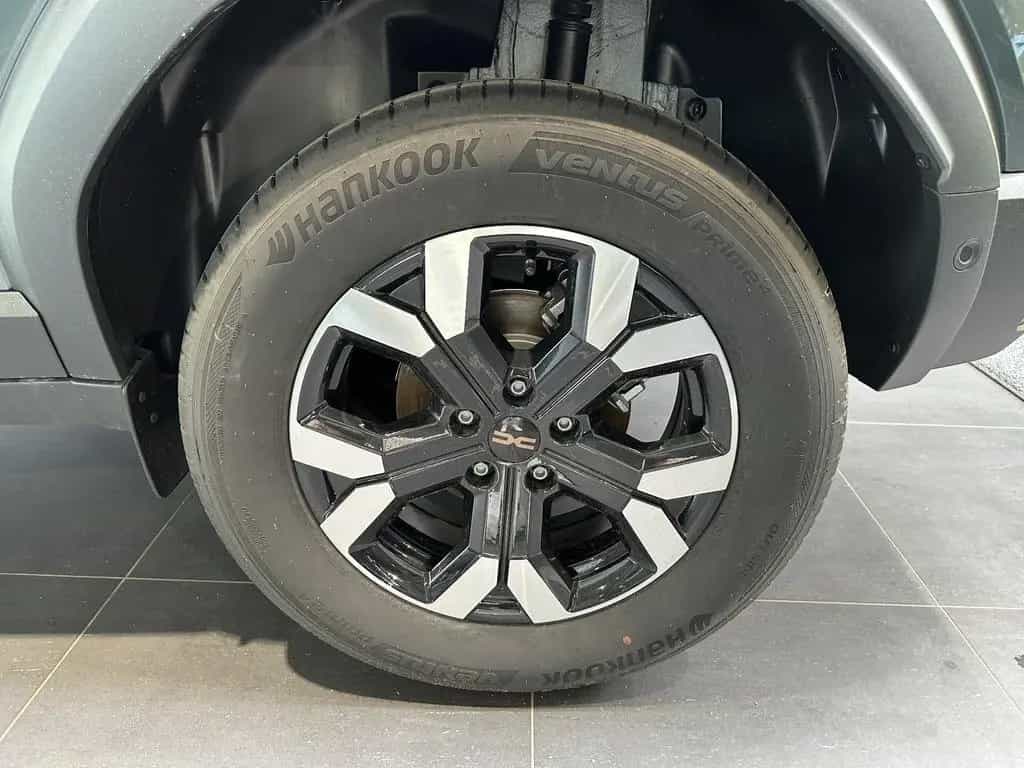 Dacia Duster Extreme TCe 130 04/2025-photo-28