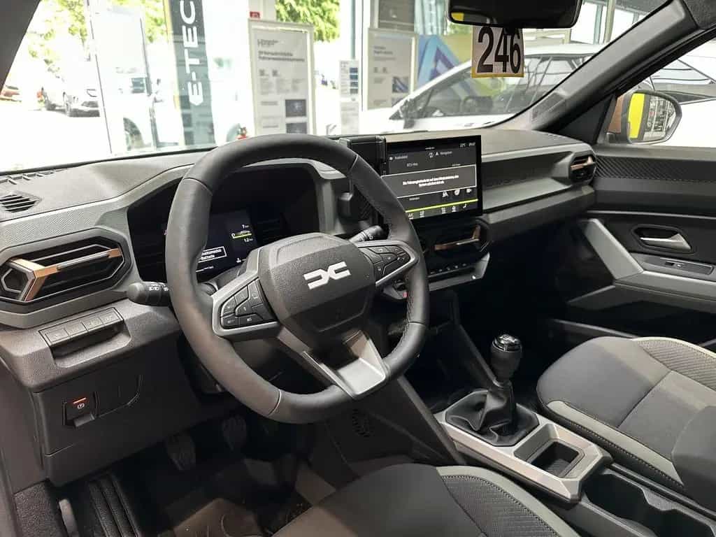 Dacia Duster Extreme TCe 130 04/2025-photo-33