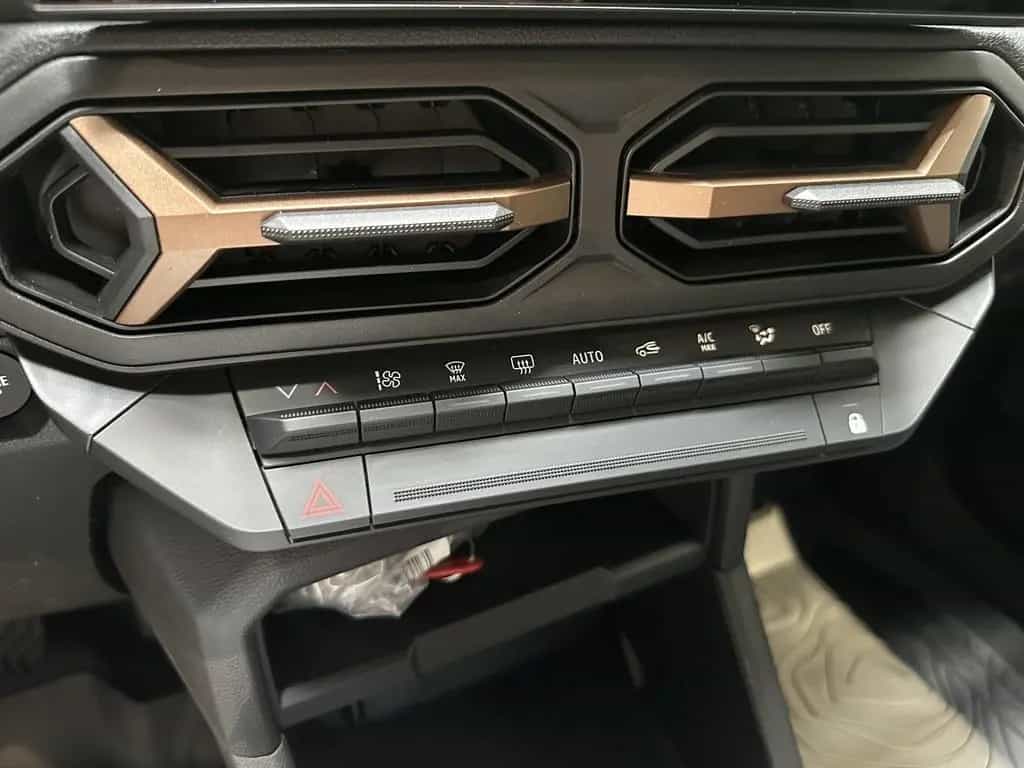 Dacia Duster Extreme TCe 130 04/2025-photo-45