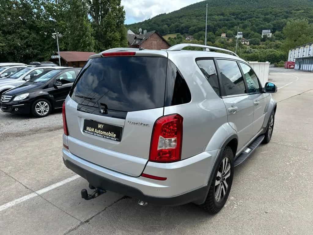 Ssangyong REXTON W Sapphire 4WD/Automatik/Leder/AHK 2.6T 07/2015-photo-3