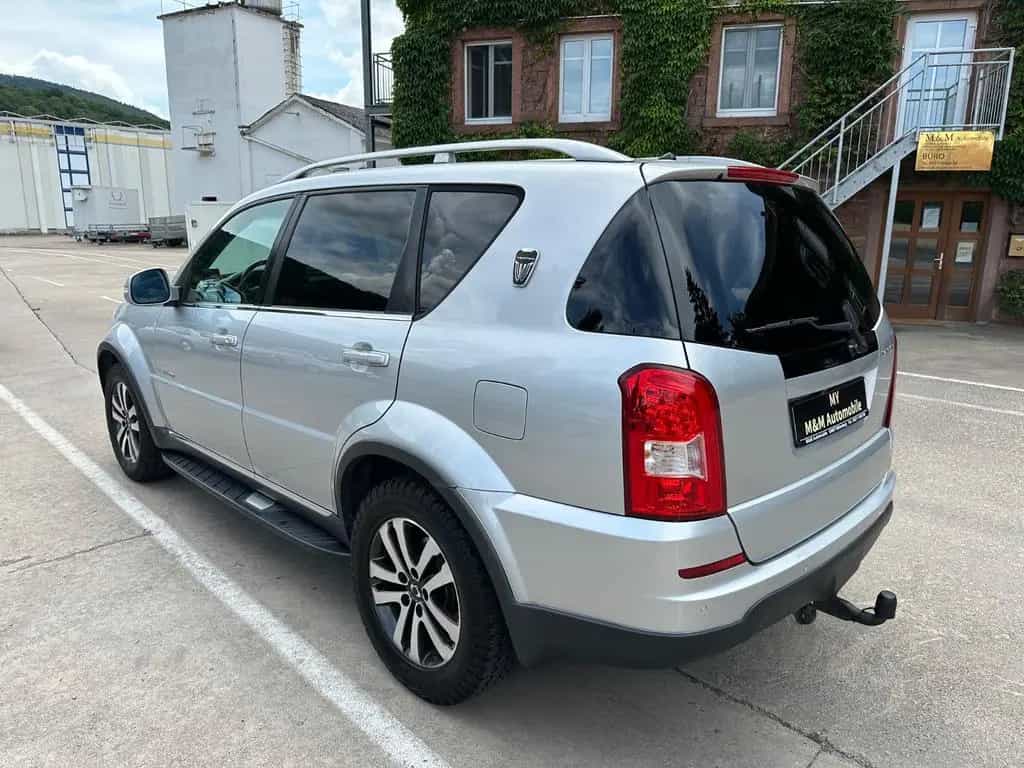 Ssangyong REXTON W Sapphire 4WD/Automatik/Leder/AHK 2.6T 07/2015-photo-4