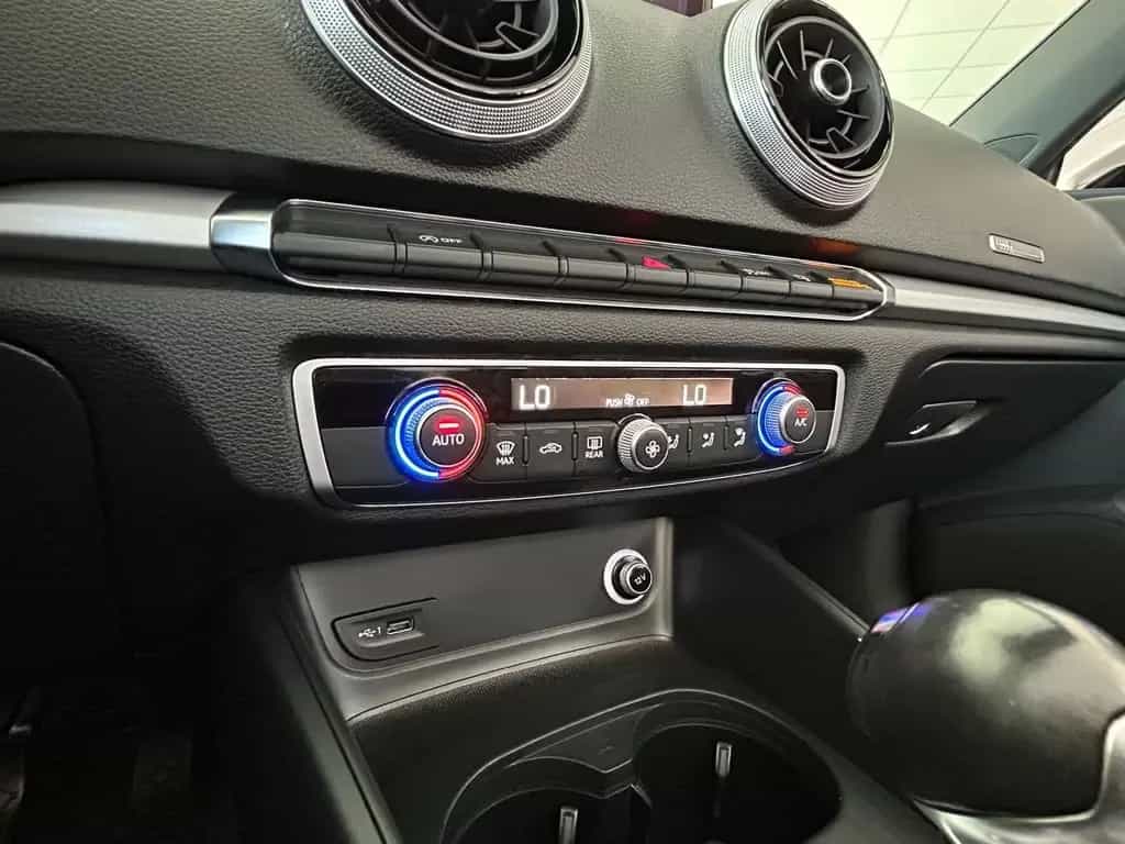 Audi A3 2.0 TFSI Automatik/Leder/Kamera/Apple Car 07/2017-photo-7