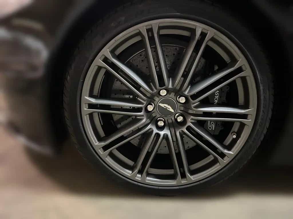 Aston Martin DBS - Vollcarbon / Handschalter 11/2008-photo-14