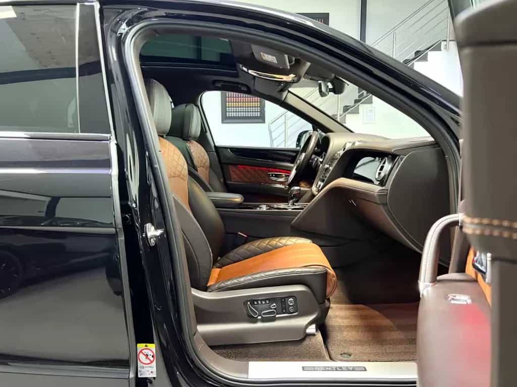 Bentley Bentayga 4.0 V8 DIESEL BLACK MULLINER 2xDVD-TV 02/2018-photo-11