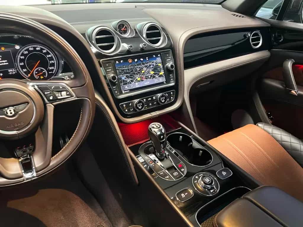 Bentley Bentayga 4.0 V8 DIESEL BLACK MULLINER 2xDVD-TV 02/2018-photo-5