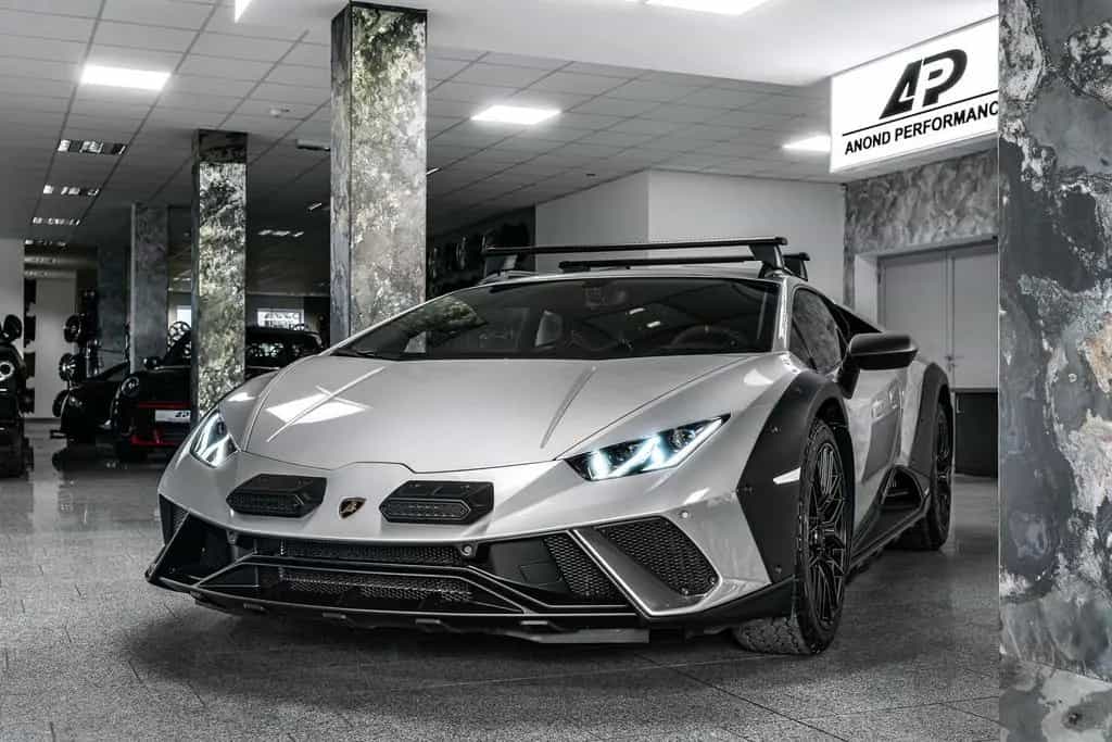 Lamborghini Huracán Sterrato SENSONUM/SPORTSEAT/LED/1of1499/ null-photo-1