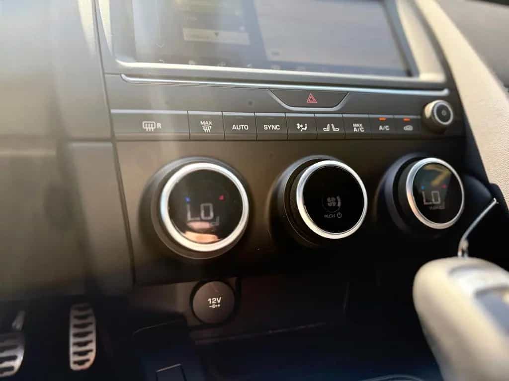 Jaguar E-Pace R-DYNAMIC S AWD*BLACK-PACK*MATRIX-LED* 02/2019-photo-23