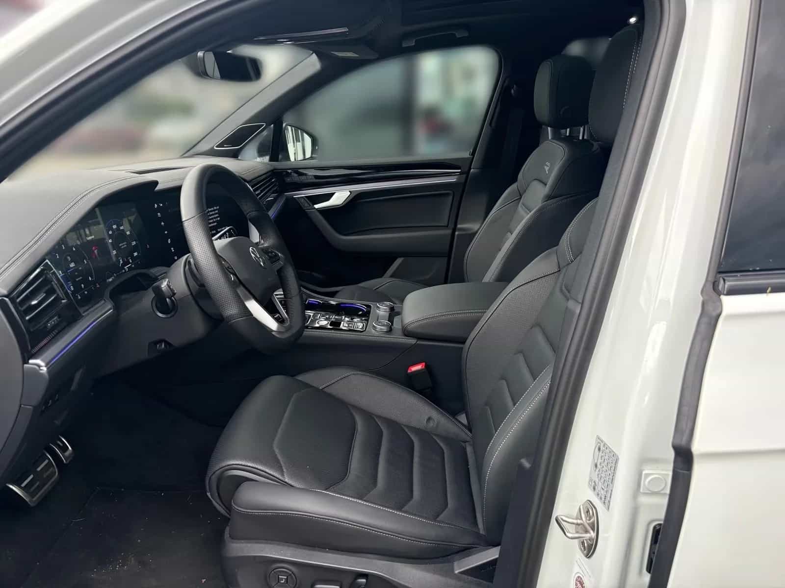 Volkswagen Touareg 09/2024-photo-10
