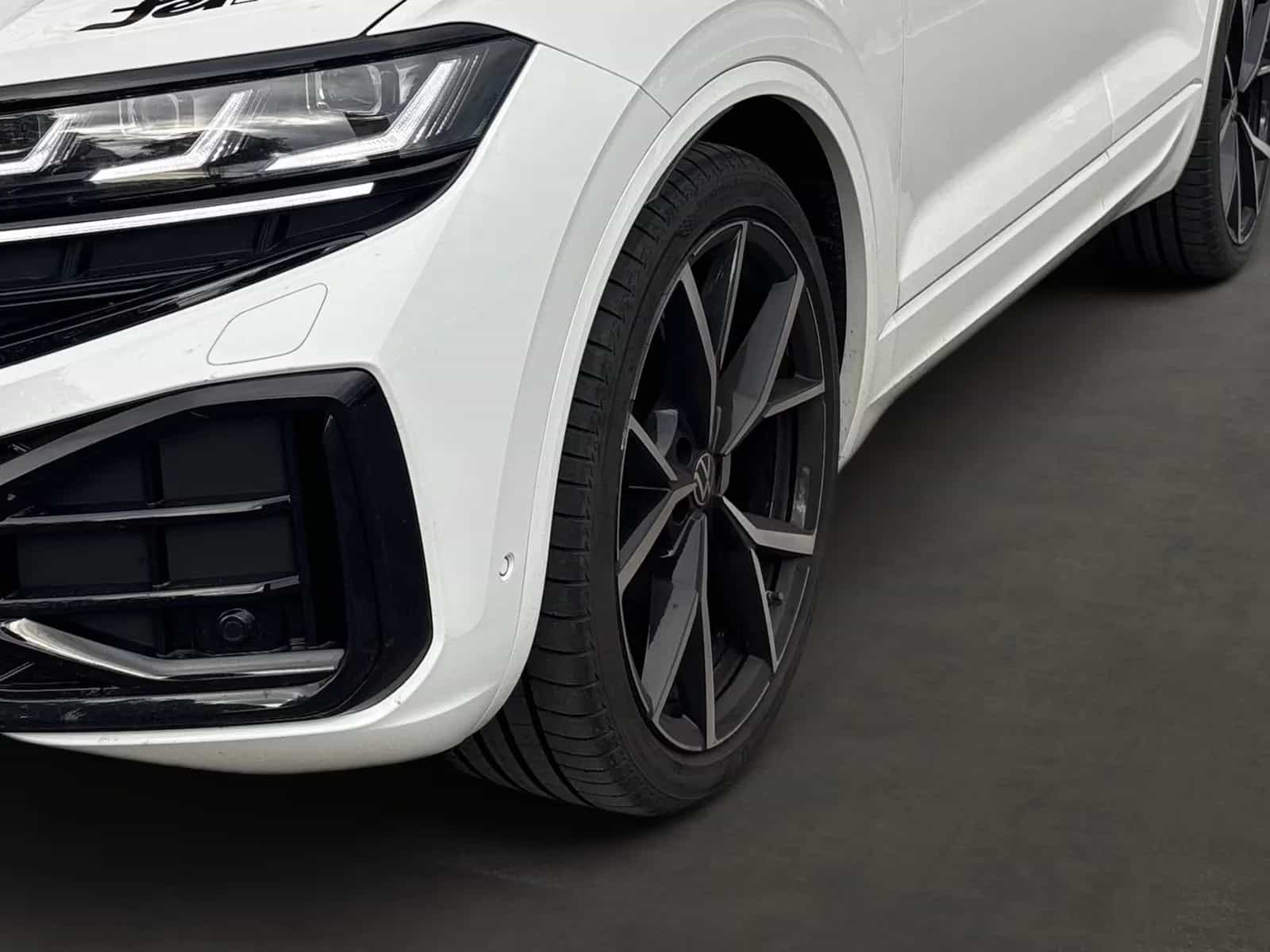 Volkswagen Touareg 09/2024-photo-9