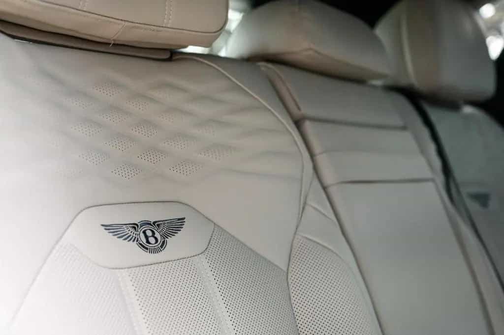 Bentley Bentayga 4.0 V8 Azure 4WD Autom. 09/2025-photo-10