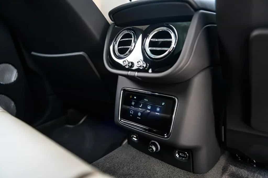 Bentley Bentayga 4.0 V8 Azure 4WD Autom. 09/2025-photo-11