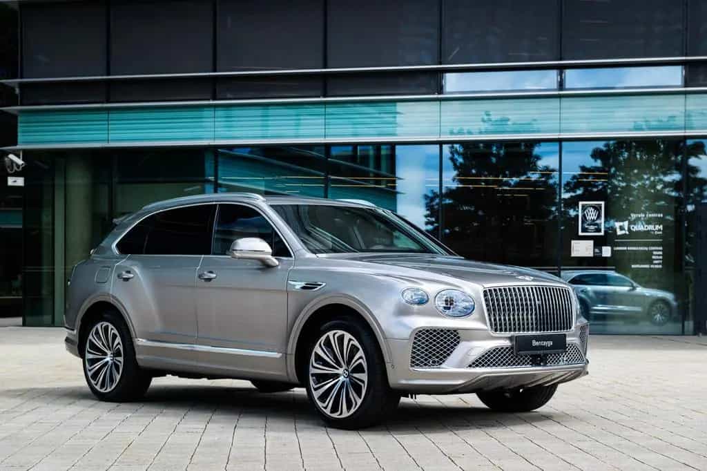 Bentley Bentayga 4.0 V8 Azure 4WD Autom. 09/2025-photo-2