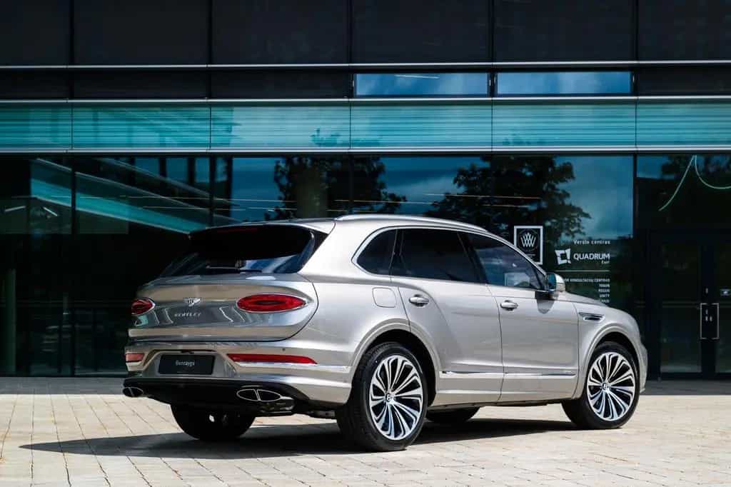 Bentley Bentayga 4.0 V8 Azure 4WD Autom. 09/2025-photo-4