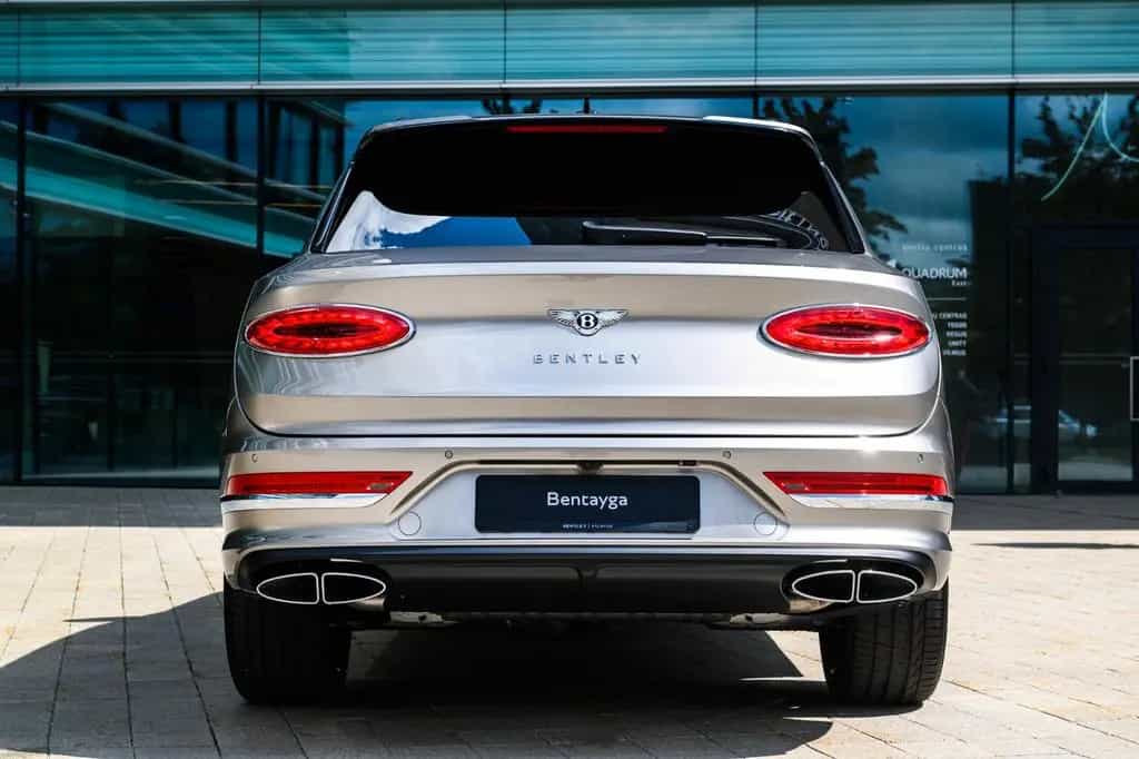 Bentley Bentayga 4.0 V8 Azure 4WD Autom. 09/2025-photo-5