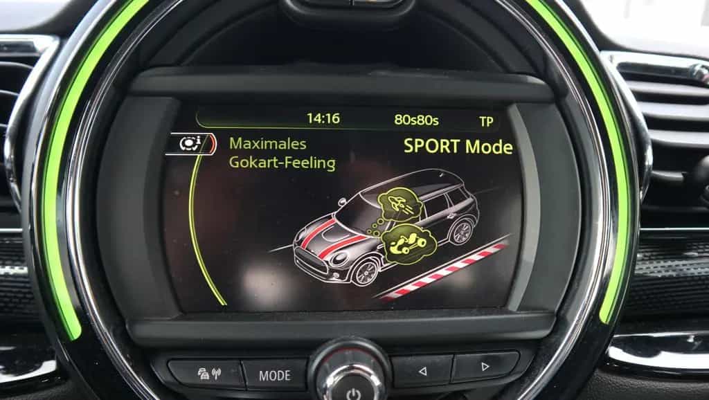 MINI Cooper Clubman 1,5-Xenon-Navi-Teilleder-GRA-BT 11/2015-photo-17