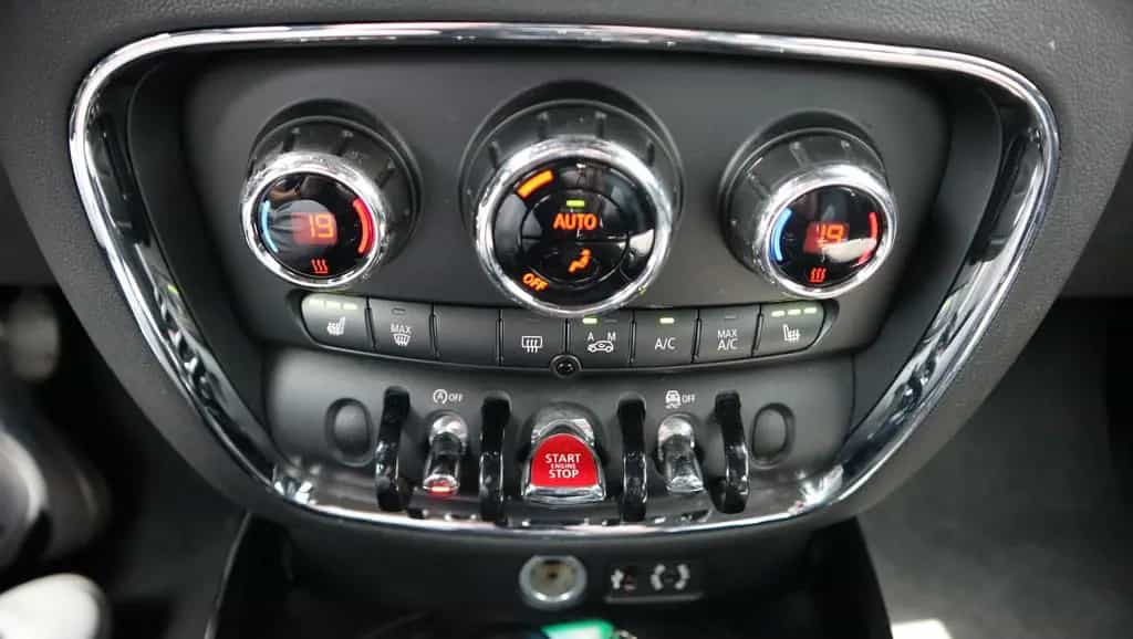 MINI Cooper Clubman 1,5-Xenon-Navi-Teilleder-GRA-BT 11/2015-photo-19