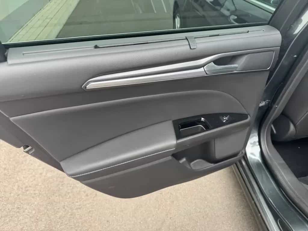 Ford Mondeo Titanium Navi*LED*Leder*AHK*PanoDach 02/2016-photo-13
