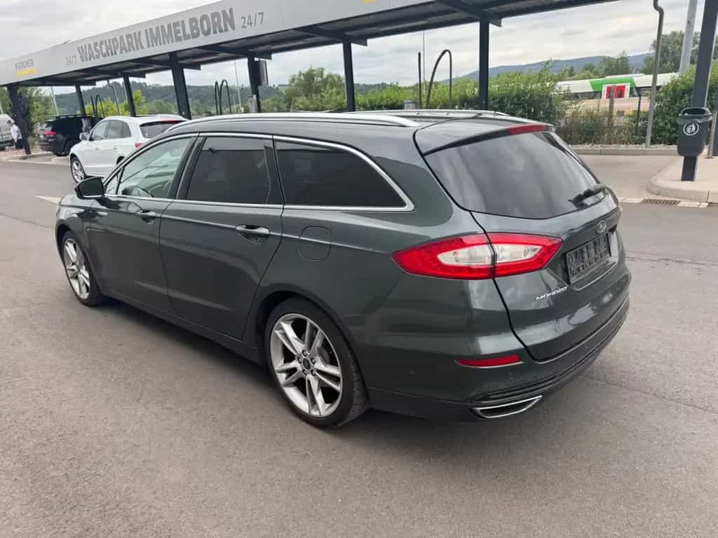 Ford Mondeo Titanium Navi*LED*Leder*AHK*PanoDach 02/2016-photo-3