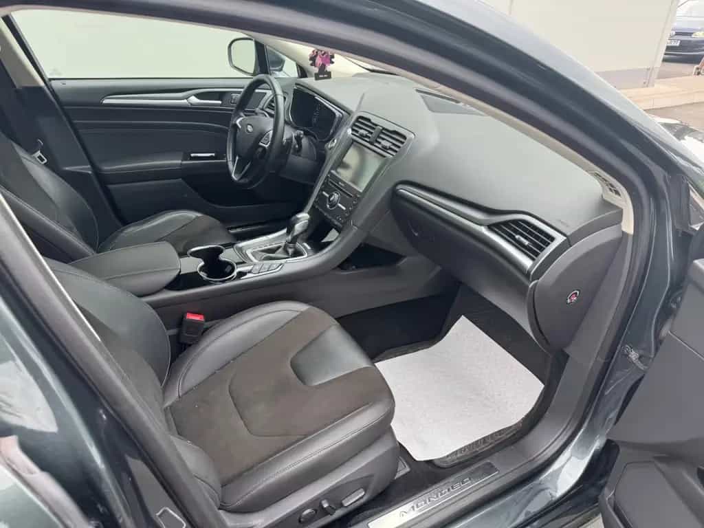 Ford Mondeo Titanium Navi*LED*Leder*AHK*PanoDach 02/2016-photo-7