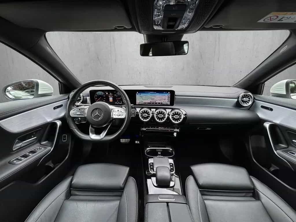 Mercedes-Benz A 200 AMG Line DCT LED Wide Pano RFK Ambiente 08/2019-photo-14
