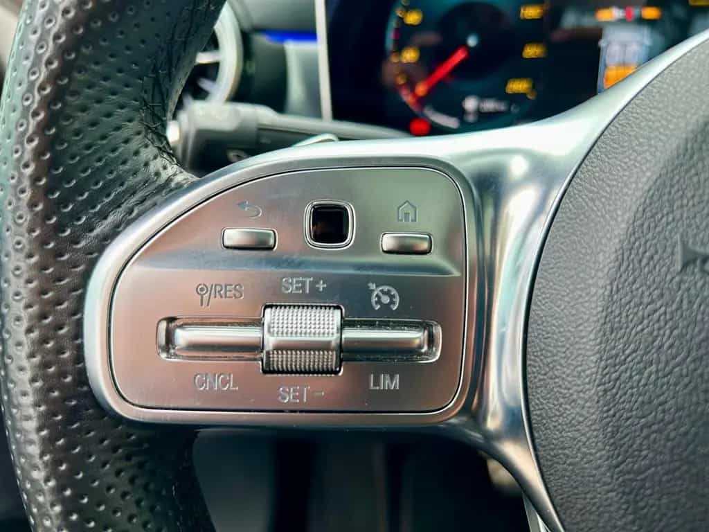 Mercedes-Benz A 200 AMG Line DCT LED Wide Pano RFK Ambiente 08/2019-photo-21