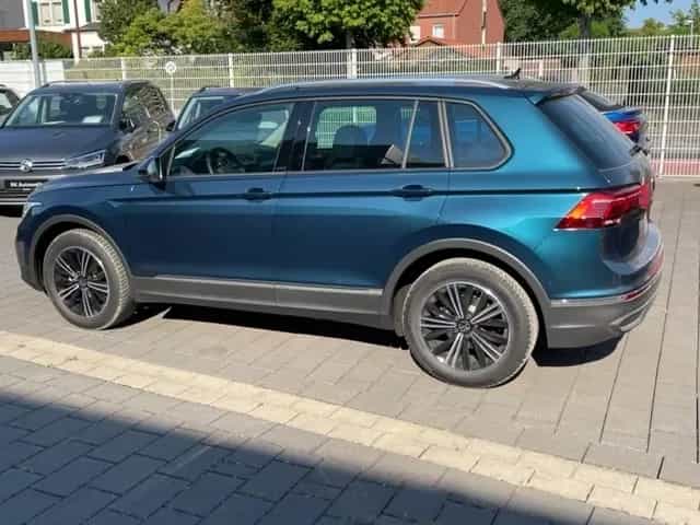 Volkswagen Tiguan 02/2022-photo-2